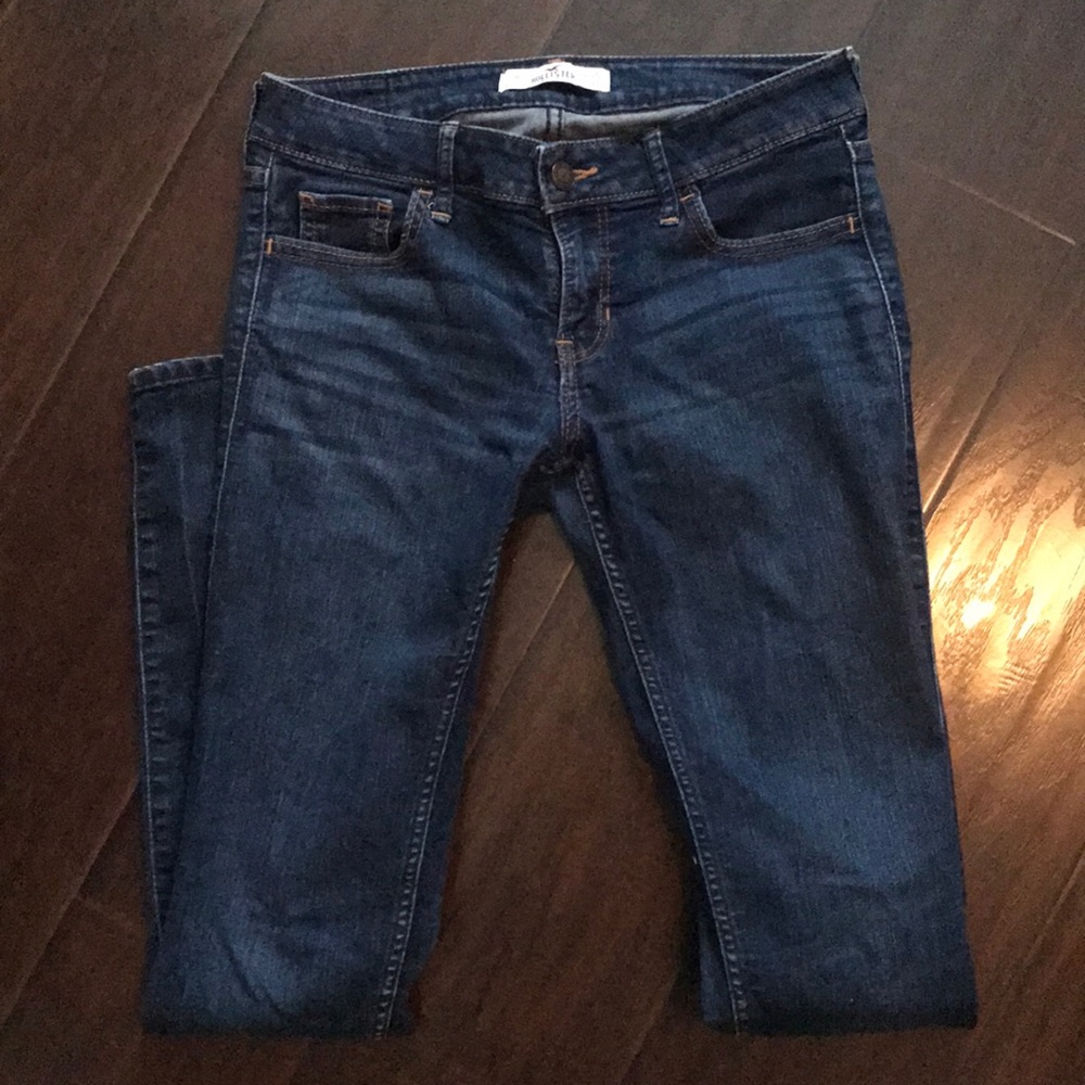 Hollister 25w x 31L .. 1r